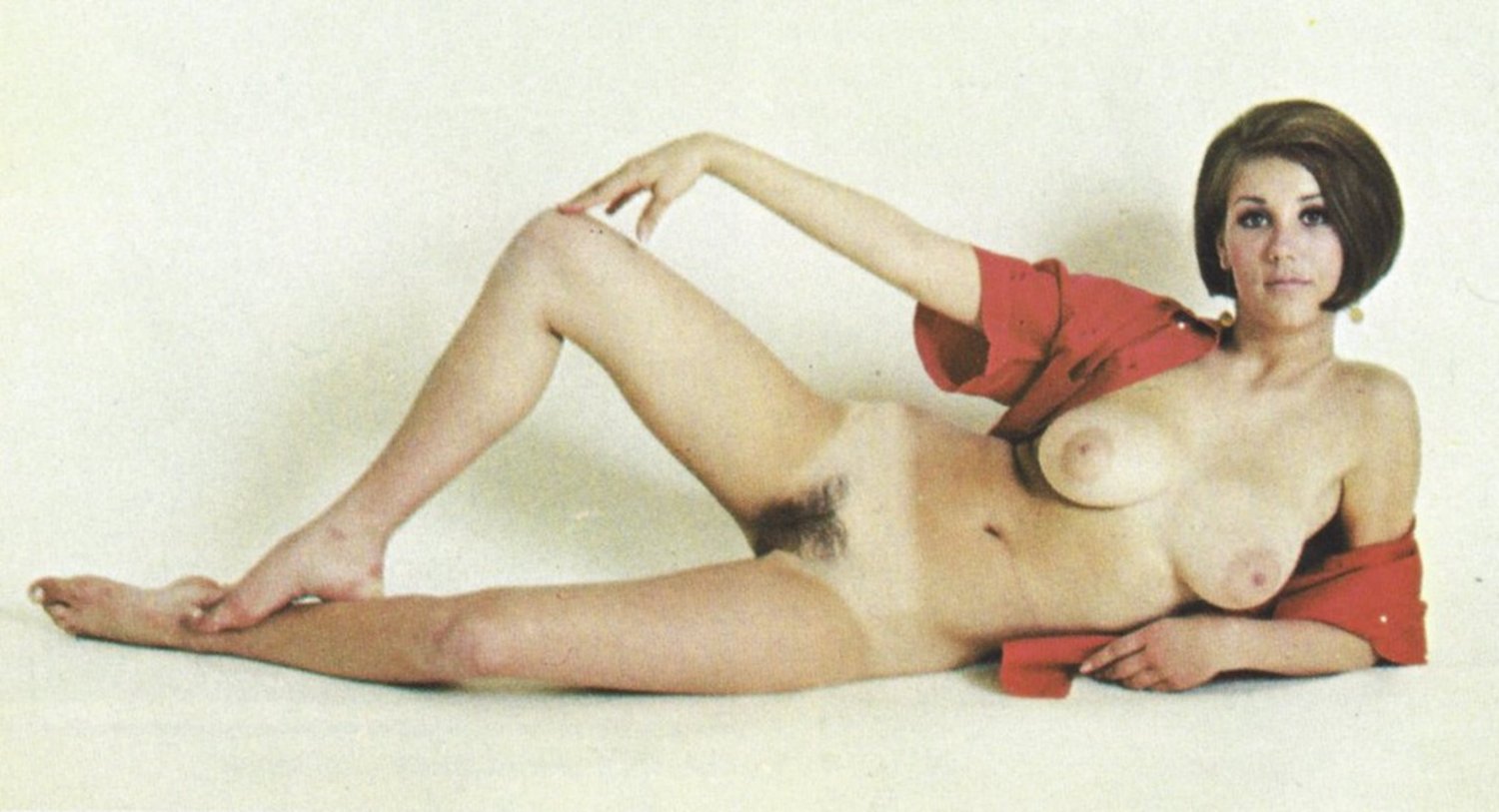 Candy Earle 1960s & 70s Model #342o1fJi